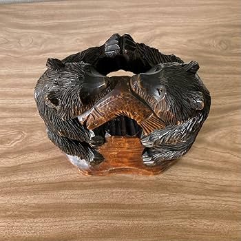 Amazon.co.jp: 木彫り 熊 高さ18cm 鮭を取り合う子熊 1960年